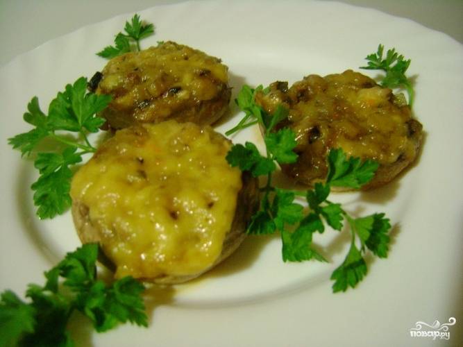 Печень с грибами в сметанном соусе