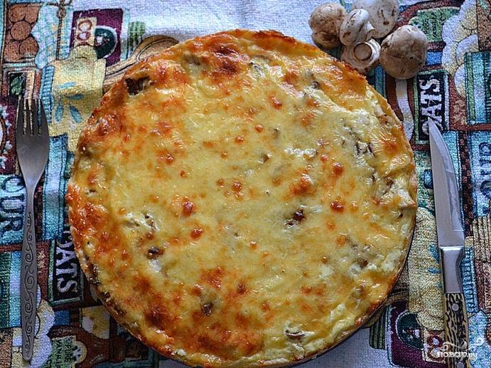 Как приготовить Слоеный пирог с курицей, грибами и сыром рецепт пошагово