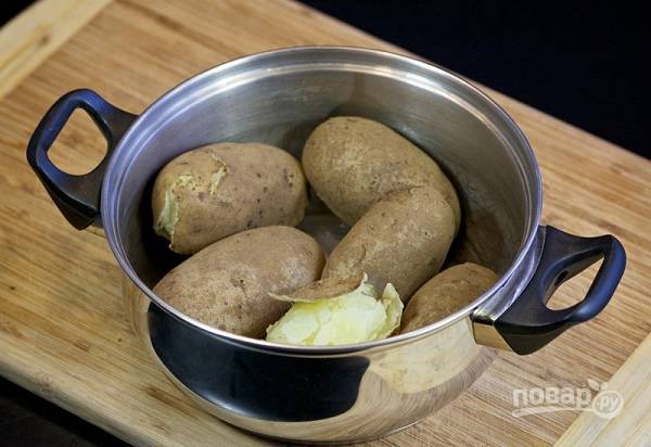 7. Параллельно с тестом поставьте вариться картофель. 