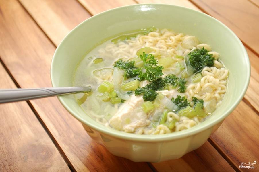 Ингредиенты для супа с лапшой