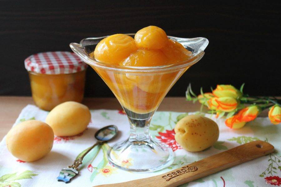 Варенье из абрикосов без косточек готово. Подавайте на десерт. Храните варенье в прохладном месте.