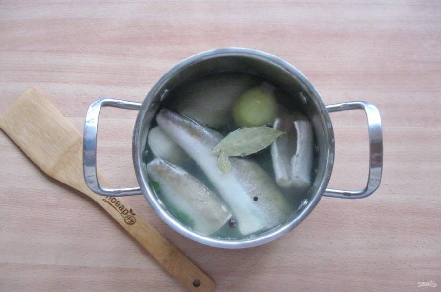 Хек тушеный в томатном соусе. Рецепт рыбы в томате с овощами