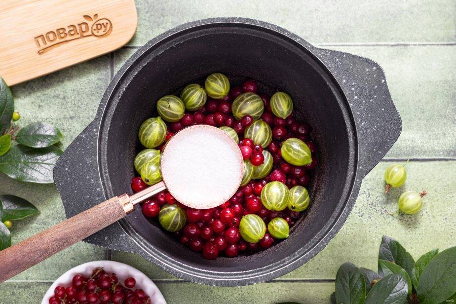 Засыпьте их сахаром.