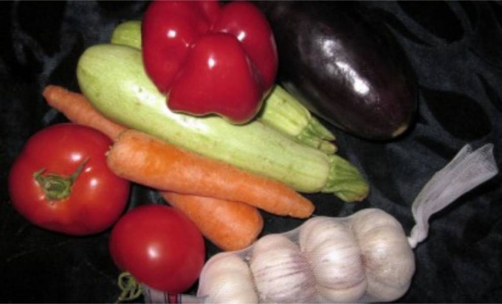 1. Сперва подготовьте и помойте все овощи.