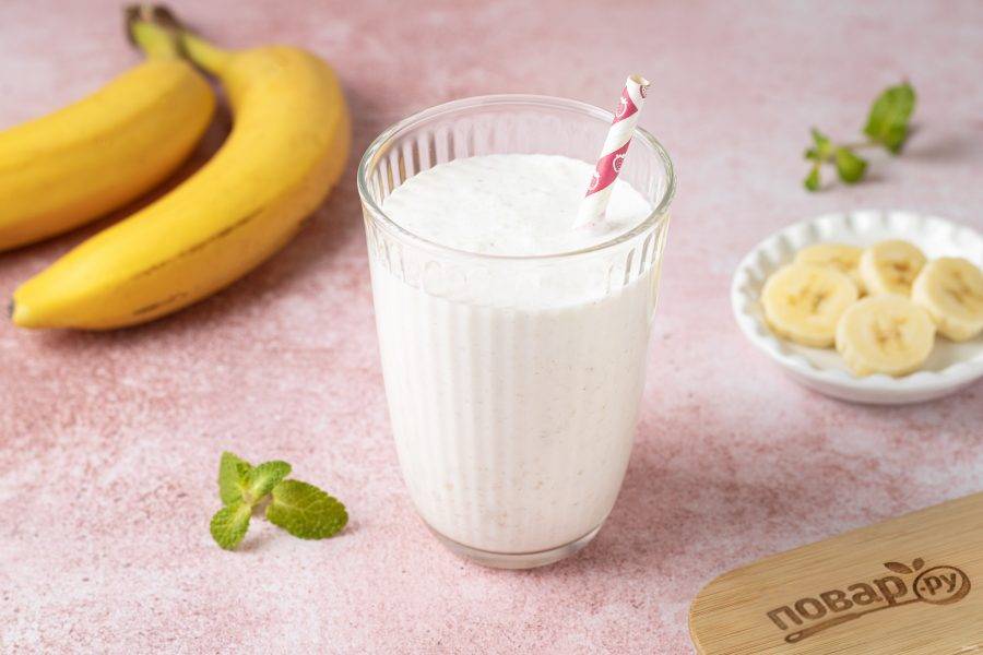 Рецепт идеального молочного коктейля с шоколадом и бананом. Кулинарный блог