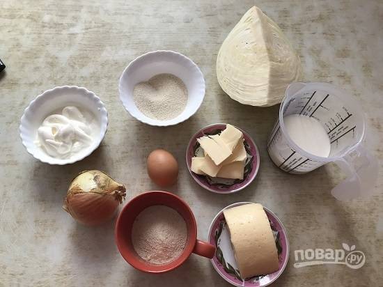 1. Вот такой простой набор ингредиентов нам потребуется для приготовления манника из капусты.