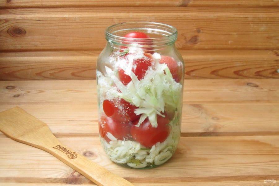 Салат с капустой, помидорами и огурцами в масле | Меню недели
