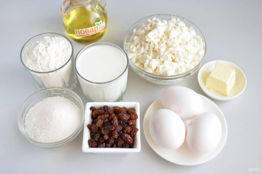 1. Подготовьте продукты для налистников и начинки, а также для запекания кусочек масла и сахар. Приступим!