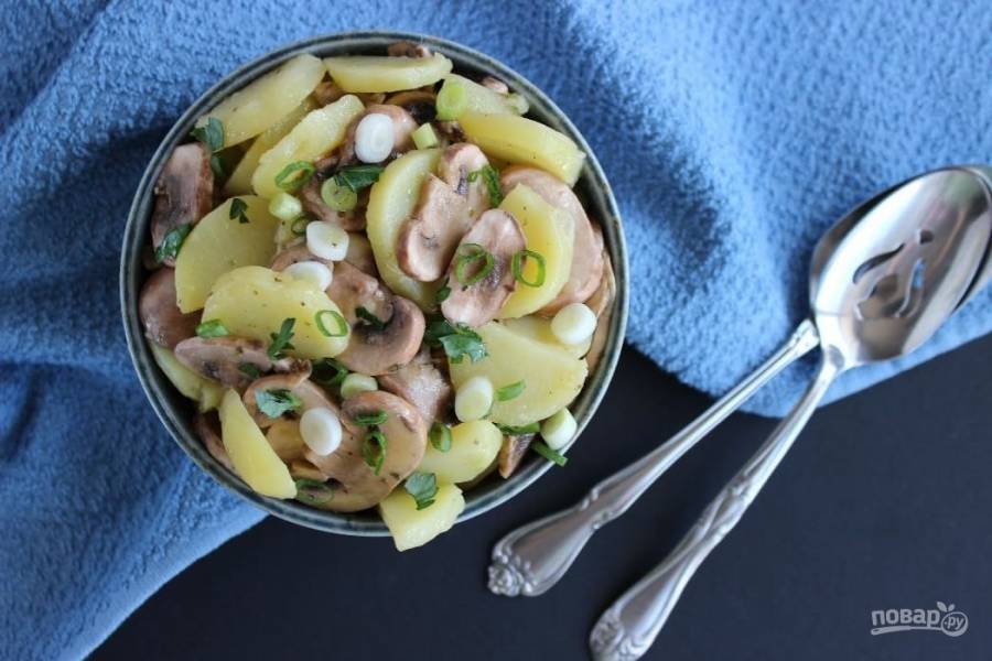 Постный Оливье или Картофельный салат с грибами и горошком