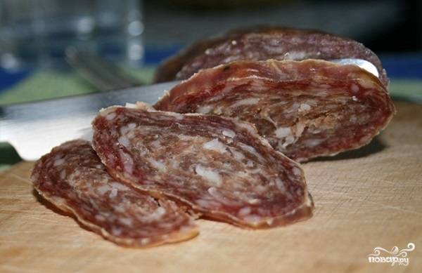 Сыровяленая колбаса из свинины в домашних условиях — рецепт с фото пошагово