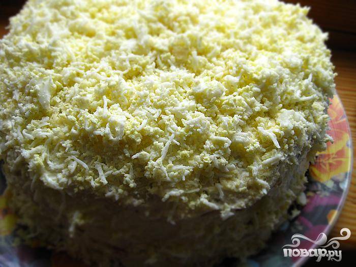 Закусочный блинный торт с грибами и сыром