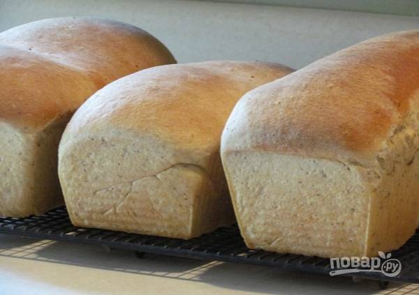 8. Готовый тостовый хлеб остудите немного форме, а после - на решетке. 