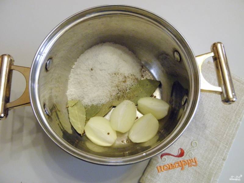Как замариновать лук для селедки под шубой быстро и вкусно в домашних условиях и Маринованный лук в уксусе