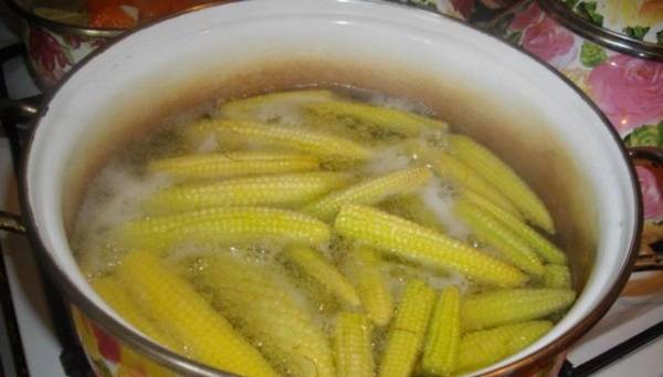 Варенная кукуруза с маслом / Рецепты с фотографиями