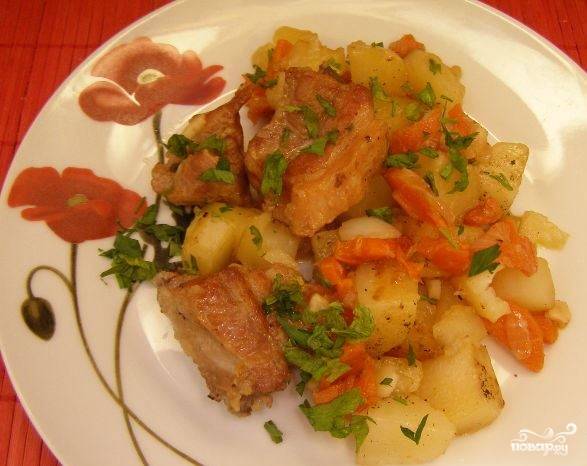 Бараньи ребрышки с картошкой в духовке - рецепт с фото пошагово