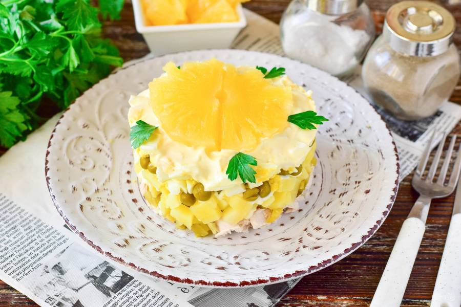 Салат с картофелем и ананасом