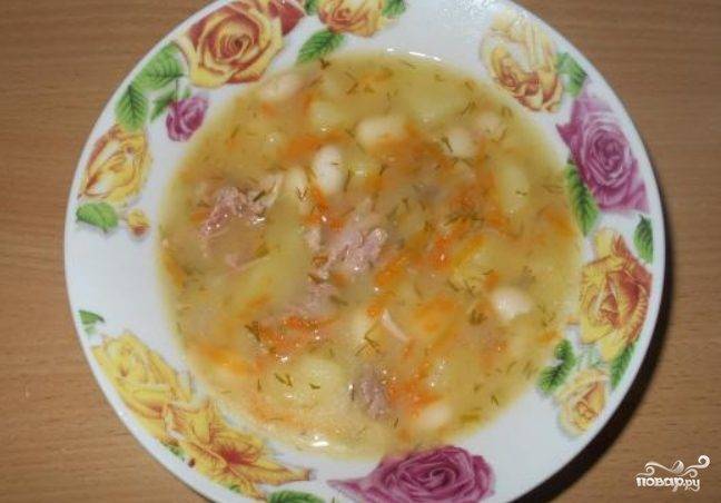 Фасолевый суп на говяжьем бульоне