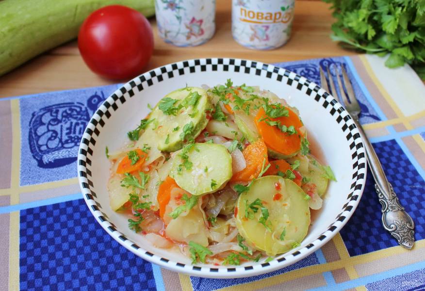 Овощное рагу с кабачками и картошкой и капустой. Рецепт овощного рагу без мяса