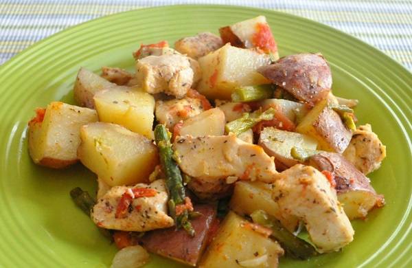 Рецепт: Картошка в фольге с сыром и куриной грудкой - В духовке