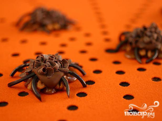 Шоколадные пауки с орехами