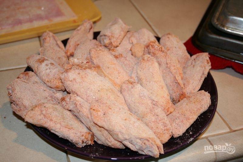 Уберите курицу мариноваться на 30-40 минут в холодильник.