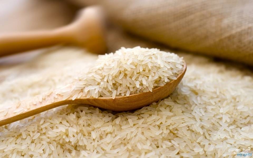 Как приготовить жареный рис с кукурузой и яйцом