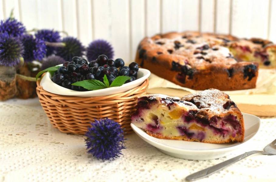 Выпечка с голубикой. Пирог с голубикой. Заливной пирог с голубикой. Пирог с голубикой финский. Пирог из голубики.