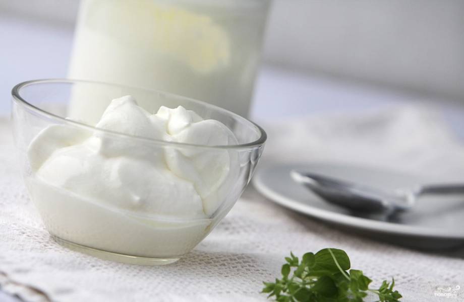 Как сделать йогурт из сметаны в домашних условиях?