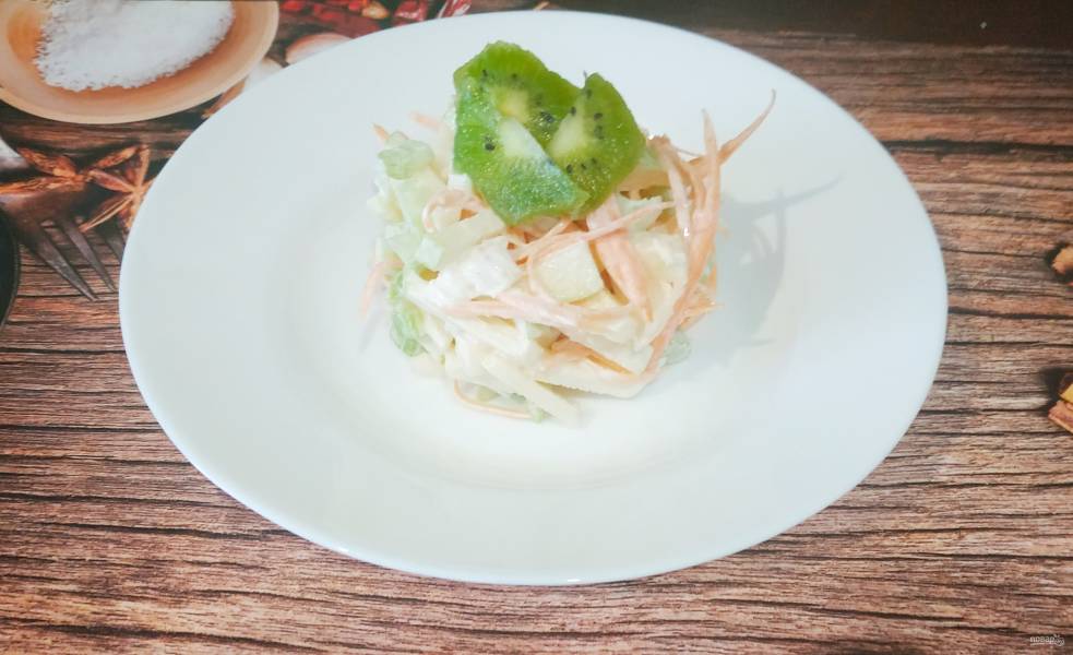 Салат из яблок и сельдерея – кулинарный рецепт