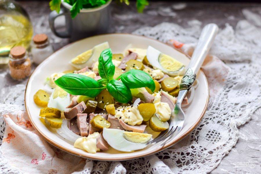 Салат с языком и маринованным луком - пошаговый рецепт с фото на tdksovremennik.ru
