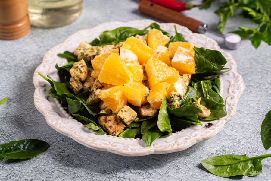 Салат с курицей и апельсинами