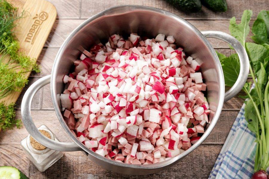 И нарезанный кубиками редис.