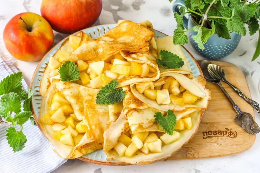 Блины с яблоками