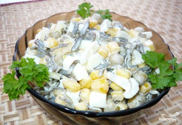 Салат из морской капусты с кукурузой - пошаговый рецепт с фото на gkhyarovoe.ru