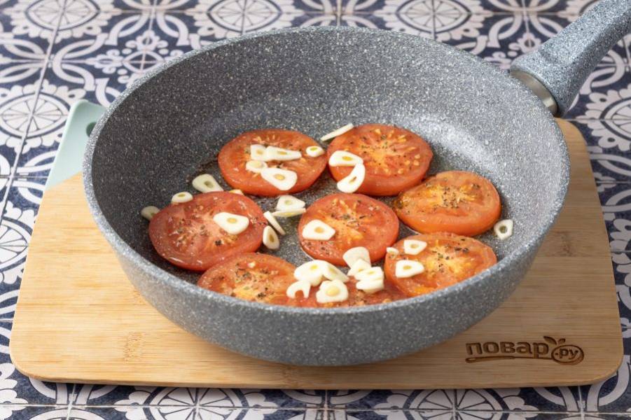 Жареные помидоры с чесноком - рецепт с фото | И вкусно и просто