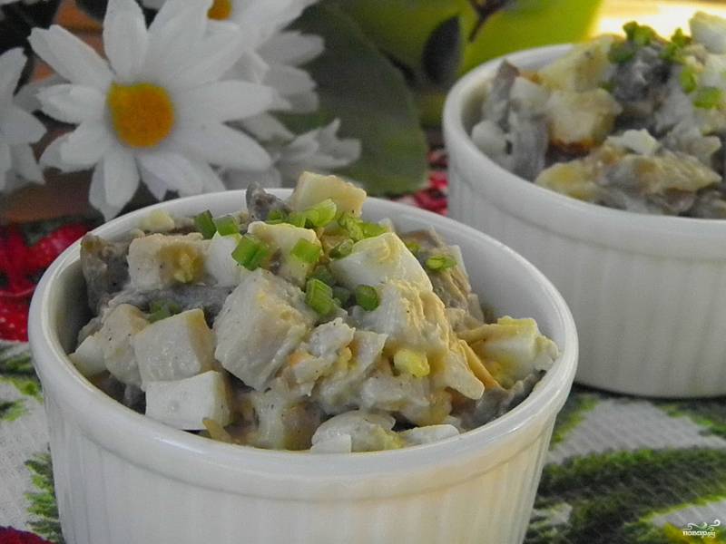 Приготовление салата с шампиньонами: