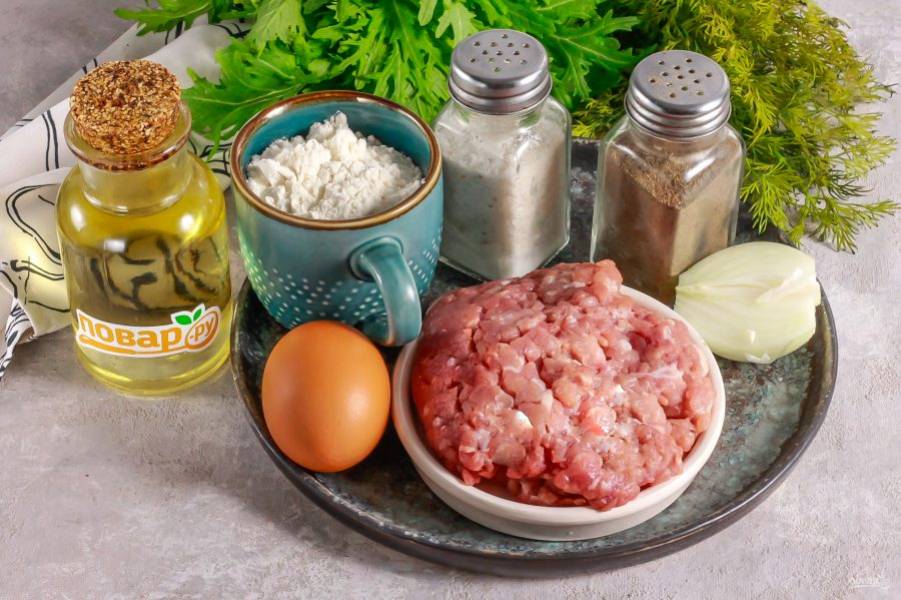 Подготовьте указанные ингредиенты. Фарш приобретите по своему вкусу или перекрутите из мяса в домашних условиях.