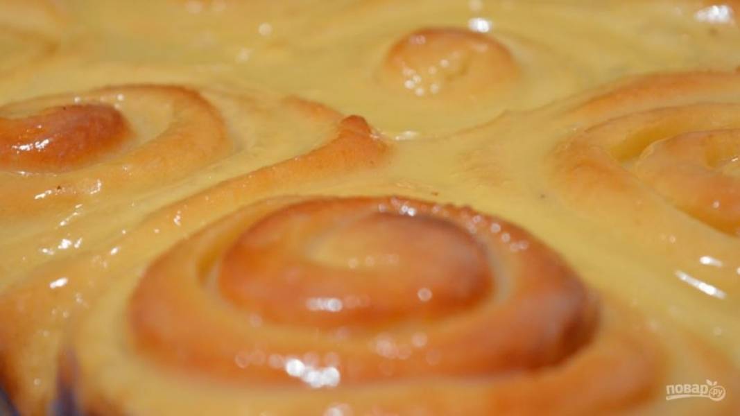 12.	Еле теплые булочки смазываете тонким слоем крема и оставляете, чтобы крем хорошо пропитал выпечку. Приятного аппетита!