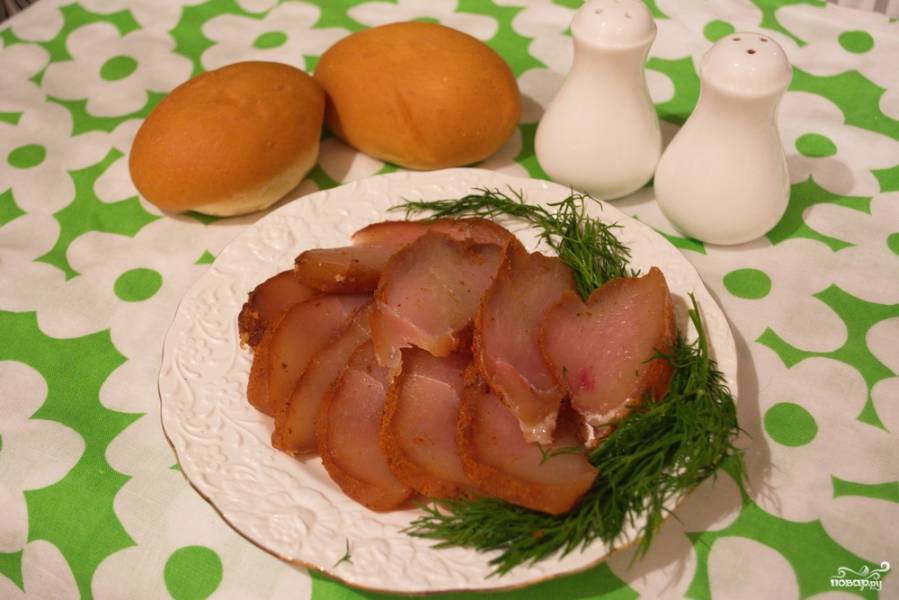 2. Свинина, фаршированная беконом, яблоками и орехами