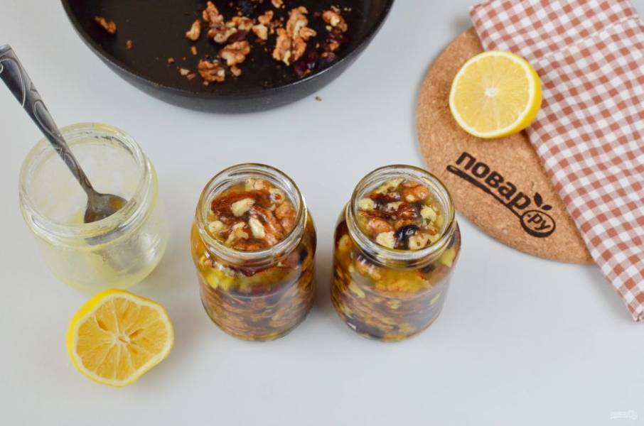 Мед с грецкими орехами и лимоном