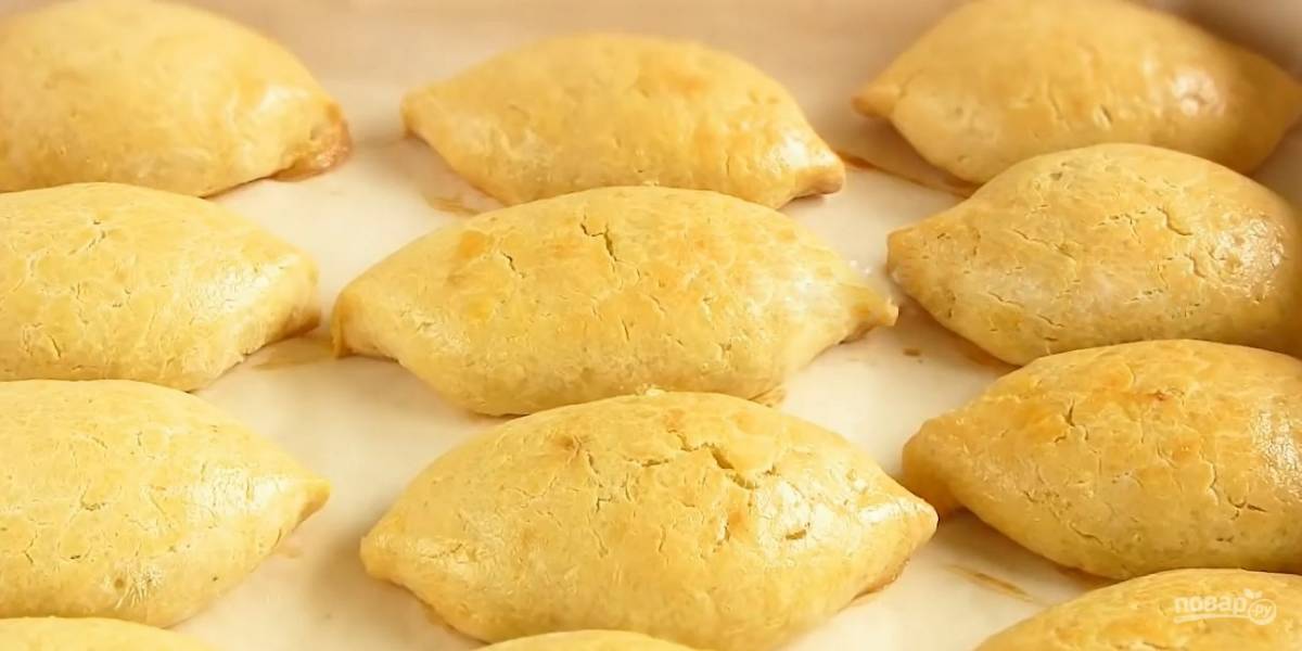 Как приготовить Пирожки с картошкой жареные на сковороде рецепт пошагово