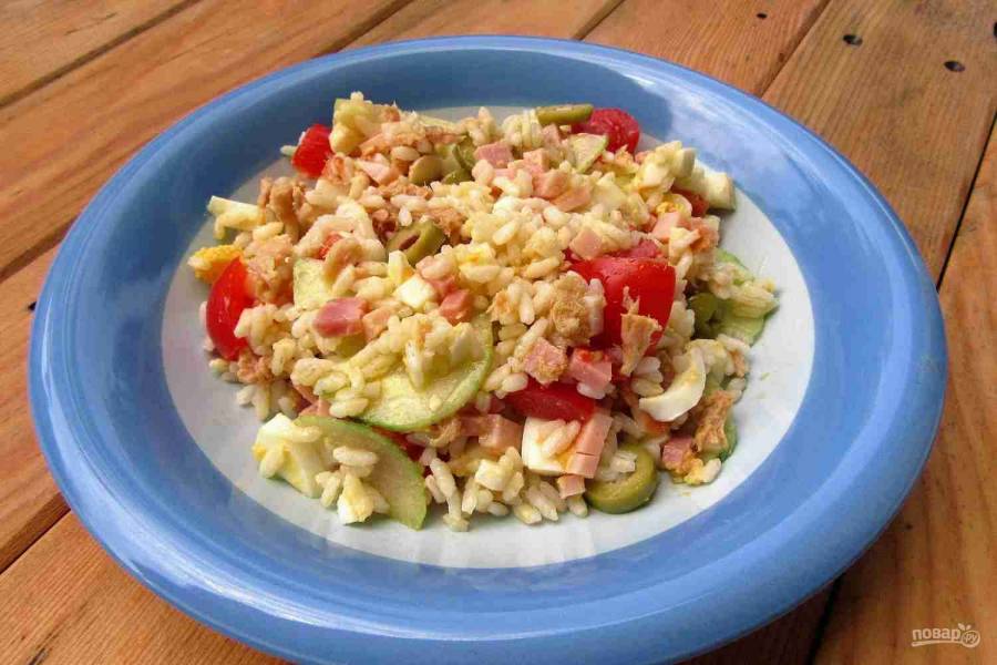 Салат с рисом, тунцом и каперсами – кулинарный рецепт