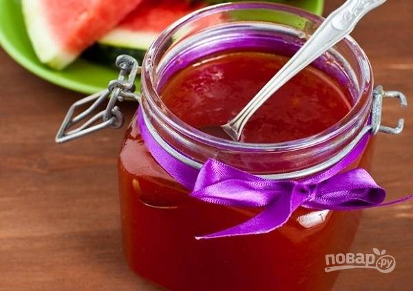 6. После перелейте готовый мед в чистую баночку, остудите и отправьте в холодильник. Смело можете хранить его 3-4 недели.
Приятного аппетита!
