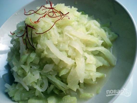 2. Салат из зеленой редьки «Деликатесный»