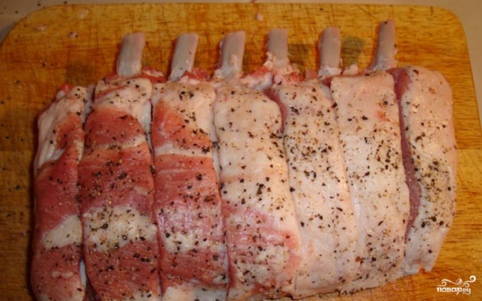 Корейка на кости в духовке рецепт с фото из свинины