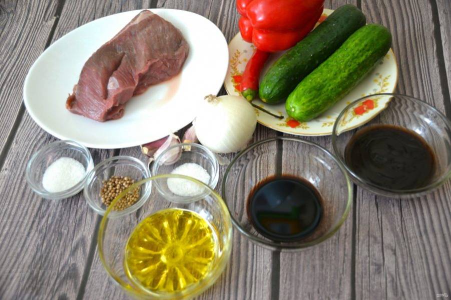 Мясной салат перец огурцы соевый соус кунжутно-мясной салат с говядиной перец и огурцы