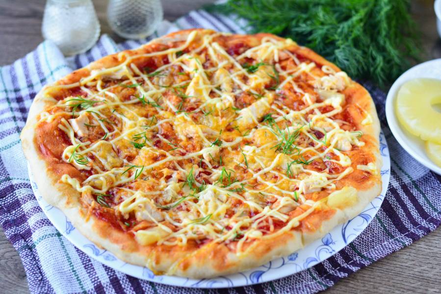 Рецепт Пицца с курицей и ананасами. Калорийность, химический состав и пищевая ценность.