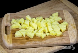 Мясные кармашки с ананасами - фото шаг 4