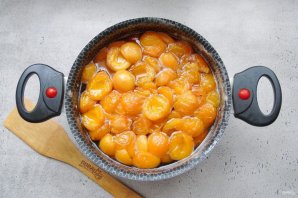 Варенье из абрикосов с медом - фото шаг 7