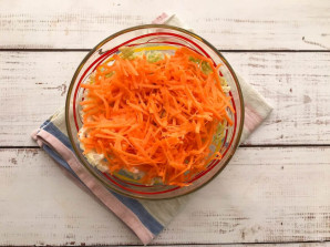Салат с морковью и пекинской капустой - фото шаг 3